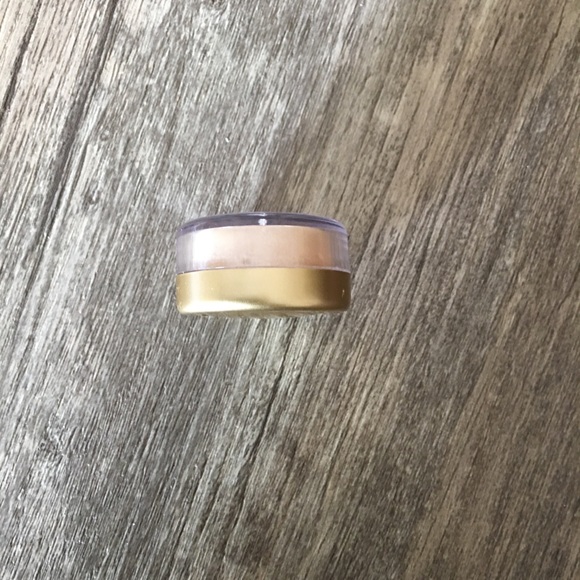 Amore Mio Cosmetics Shimmer Powder, Sh75-SAND, 2.5-Gram - Picture 3 of 3